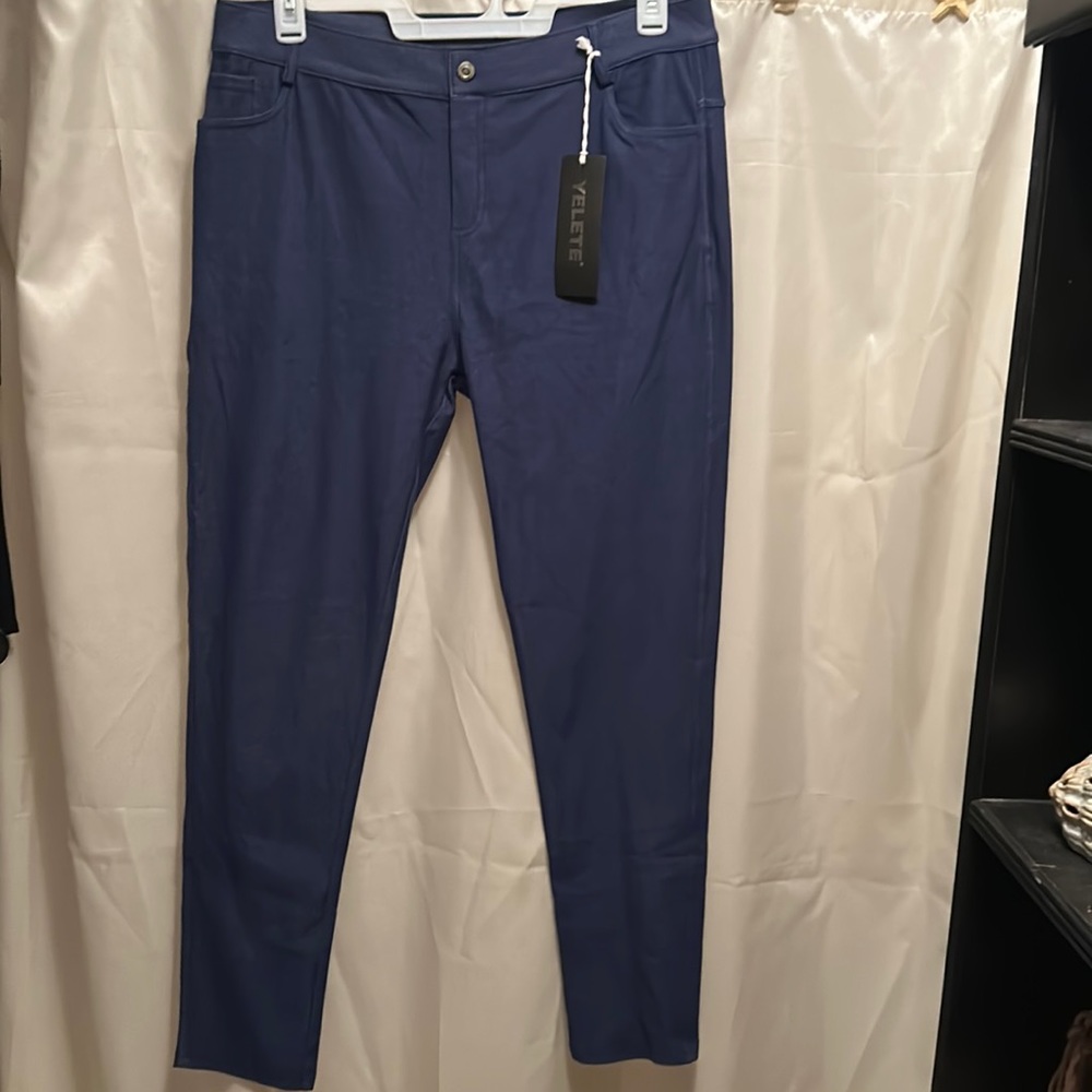 Women’s XXXL pull-on stretch denim colored pants